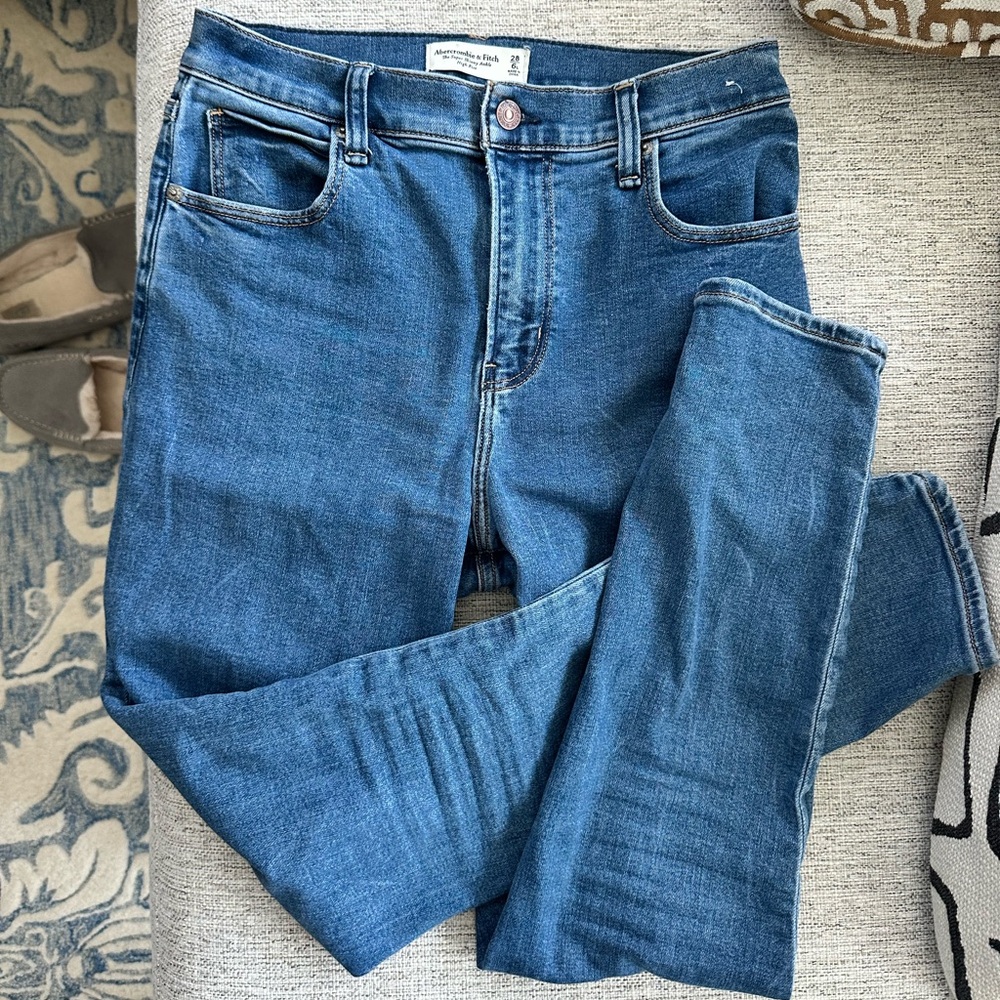 Abercrombie and Fitch Light Wash Super Skinny ankle high rise jeans